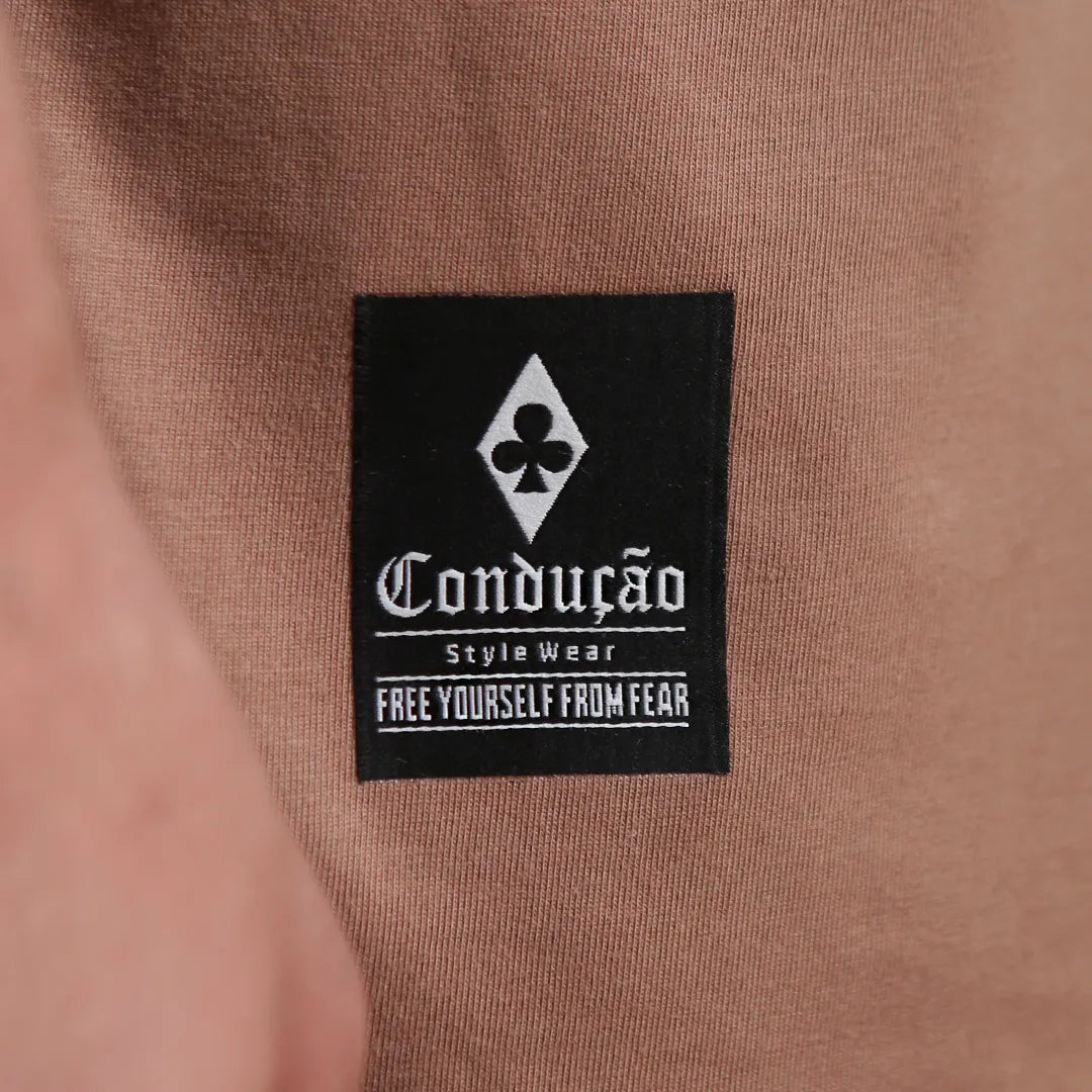 CAMISETA PRETA MANGA CURTA CONDUÇÃO BREAKING BONES